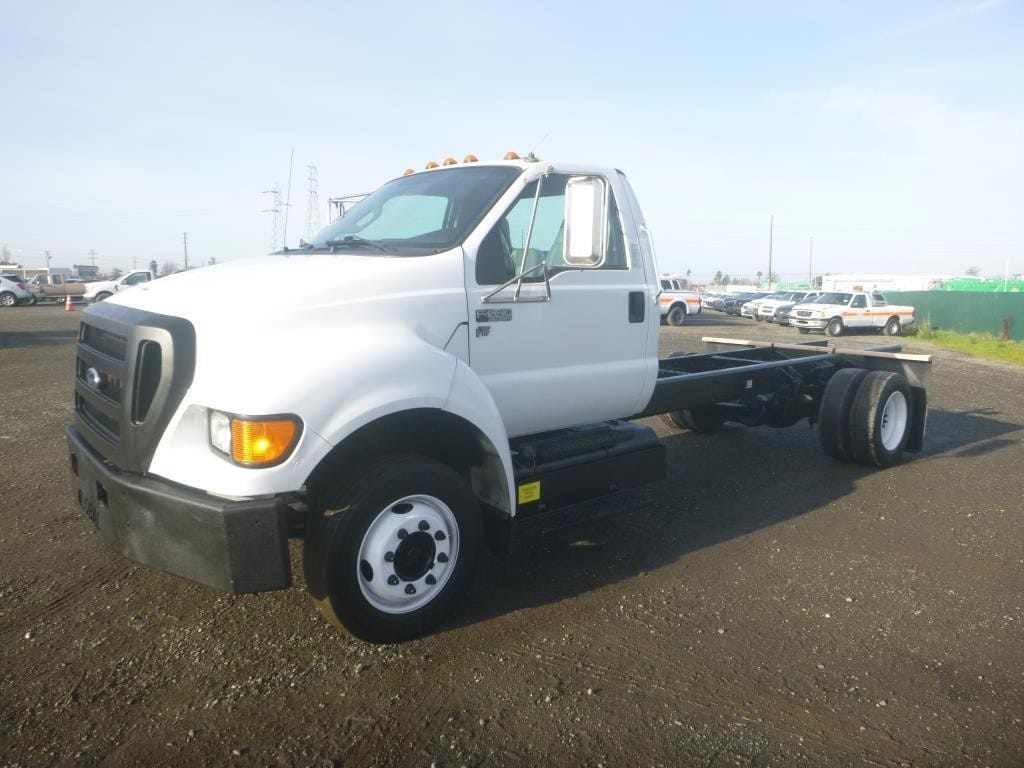 2012 Ford F-650 Equipment Image0