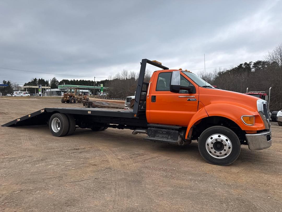 Image of Ford F-650 Primary image