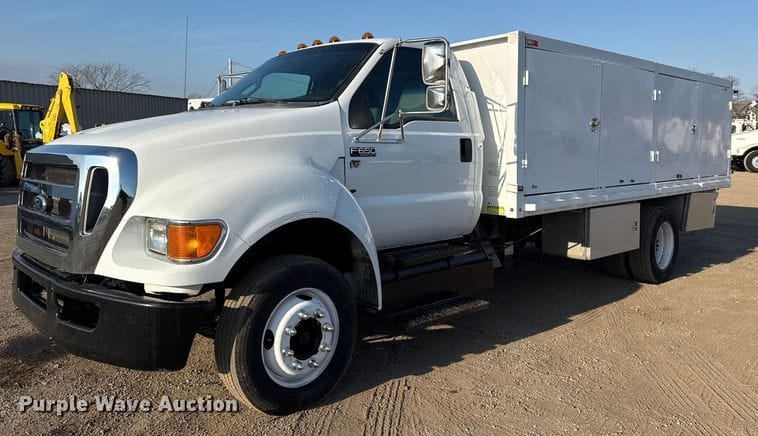 2012 Ford F-650 Equipment Image0