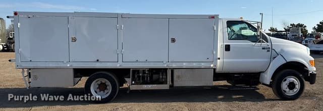 Image of Ford F-650 equipment image 3
