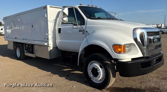 Image of Ford F-650 equipment image 2