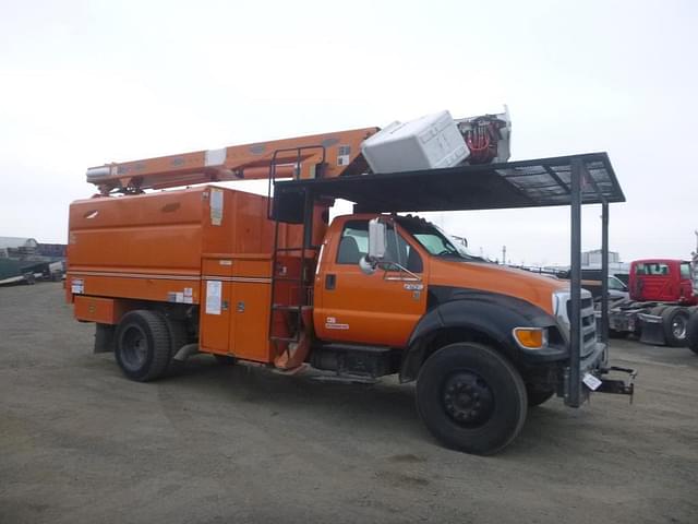 Image of Ford F-750 equipment image 1