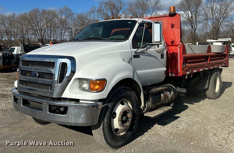 Image of Ford F-750 Primary image