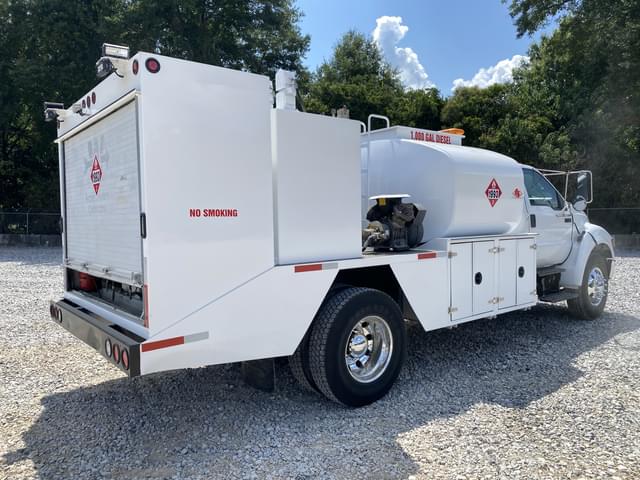 Image of Ford F-750 equipment image 2