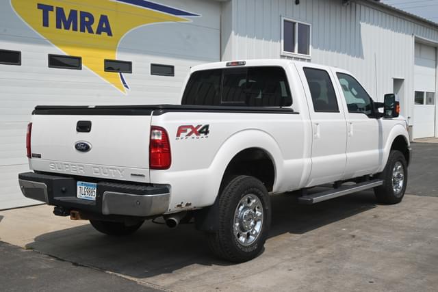 Image of Ford F-350 equipment image 2