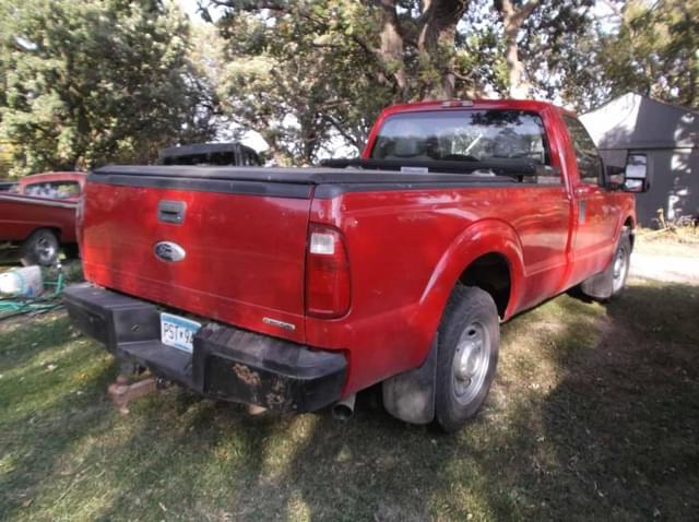 Image of Ford F-250 equipment image 2