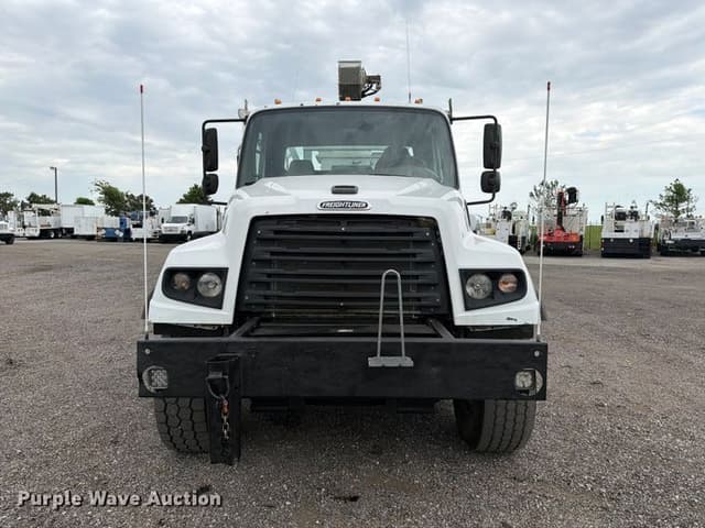 Image of Freightliner 114SD equipment image 1