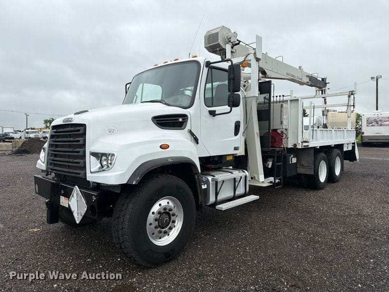 2012 Freightliner 114SD Equipment Image0