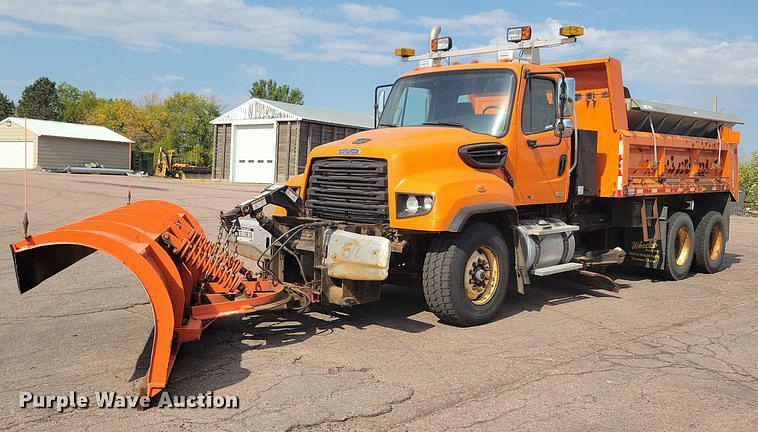 Image of Freightliner 114SD Primary image