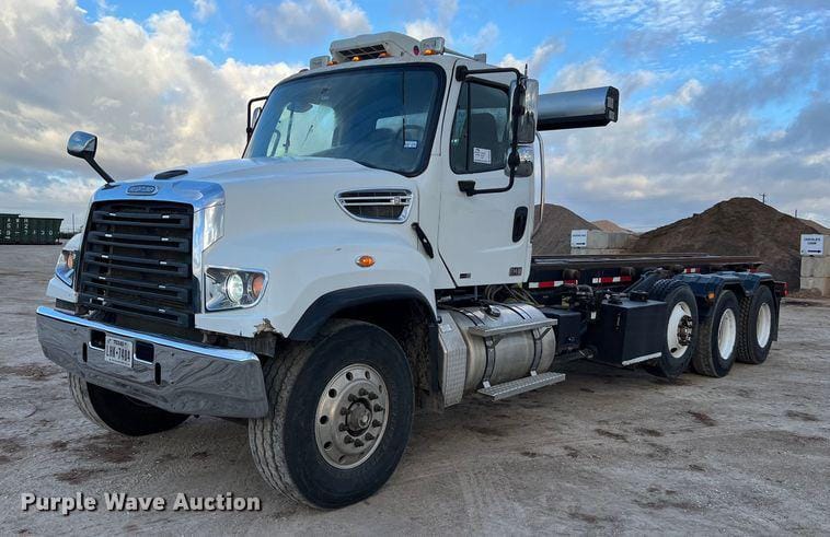 Main image Freightliner 114SD