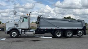 2012 Freightliner 122SD Image