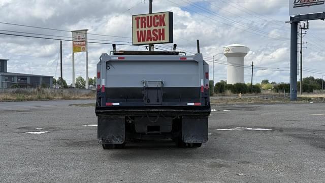 Image of Freightliner 122SD equipment image 3