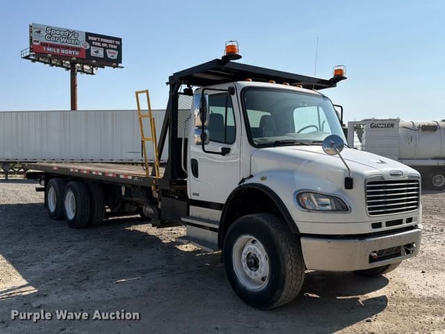 Image of Freightliner Business Class M2 equipment image 2