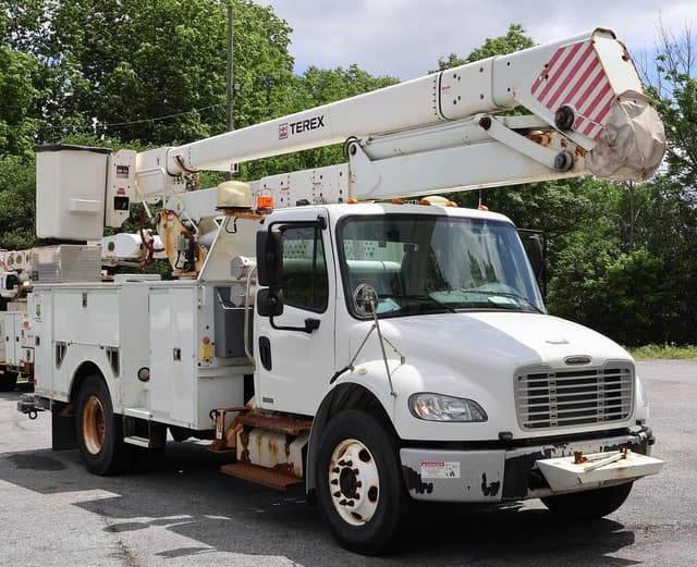 Image of Freightliner Business Class M2 equipment image 2