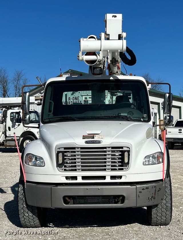 Image of Freightliner Business Class M2 equipment image 1