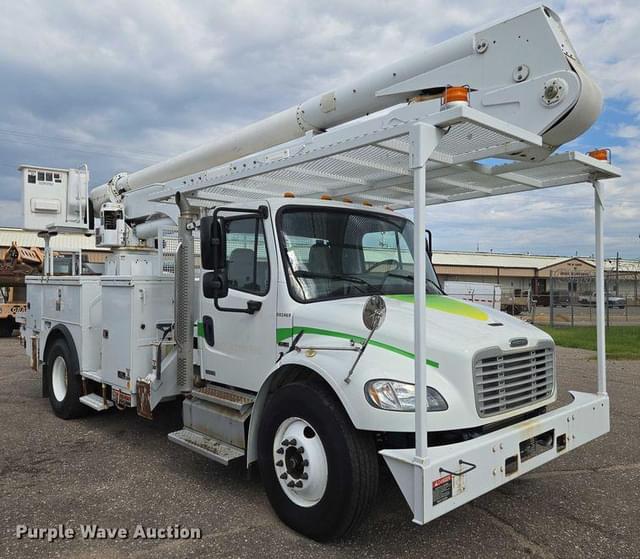 Image of Freightliner Business Class M2 equipment image 2