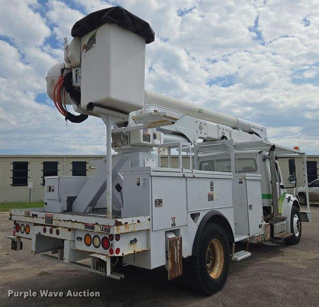 Image of Freightliner Business Class M2 equipment image 4