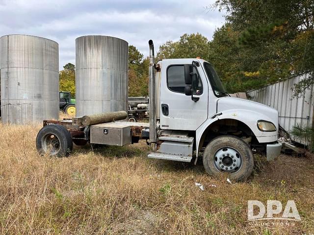 Image of Freightliner M2 equipment image 1