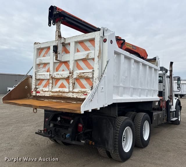 Image of Freightliner Business Class M2 equipment image 4