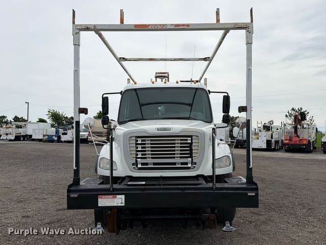 Image of Freightliner Business Class M2 equipment image 1