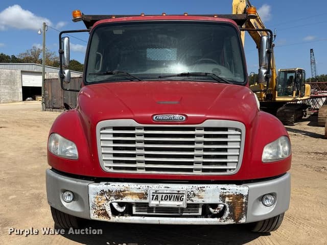 Image of Freightliner Business Class M2 equipment image 1