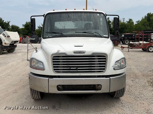 Image of Freightliner Business Class M2 equipment image 1