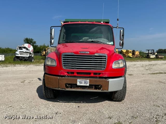 Image of Freightliner Business Class M2 equipment image 1