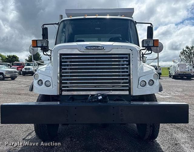 Image of Freightliner Business Class M2 equipment image 1