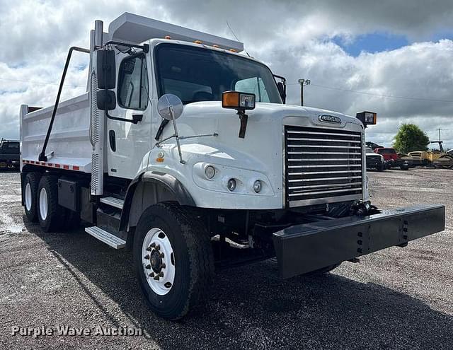 Image of Freightliner Business Class M2 equipment image 2