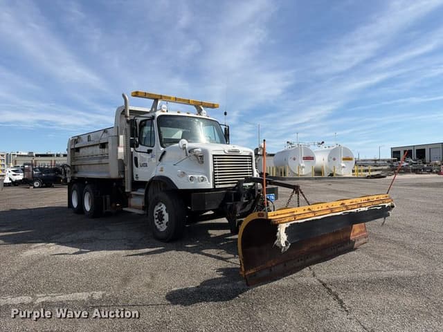 Image of Freightliner Business Class M2 equipment image 2