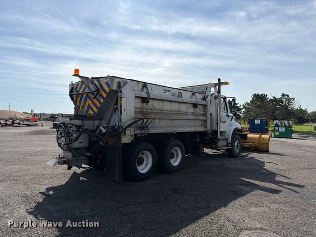 Image of Freightliner Business Class M2 equipment image 4