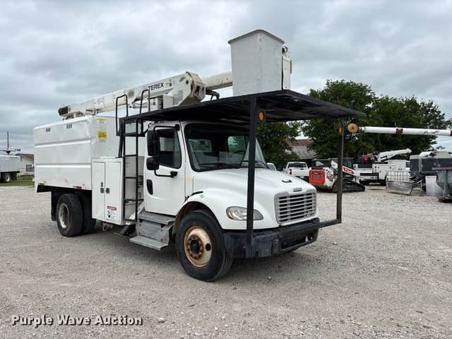 Image of Freightliner Business Class M2 equipment image 2