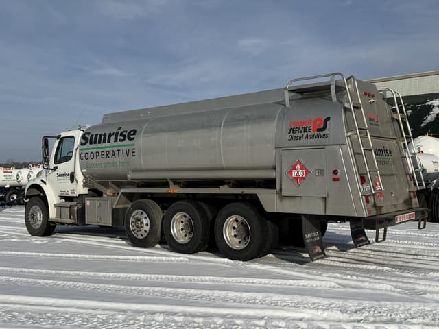 Image of Freightliner Business Class M2 equipment image 4