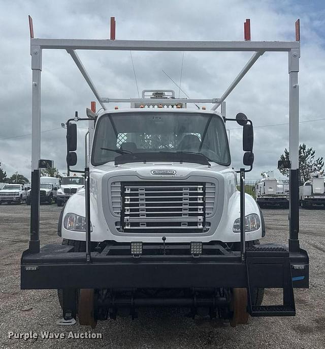Image of Freightliner Business Class M2 equipment image 1