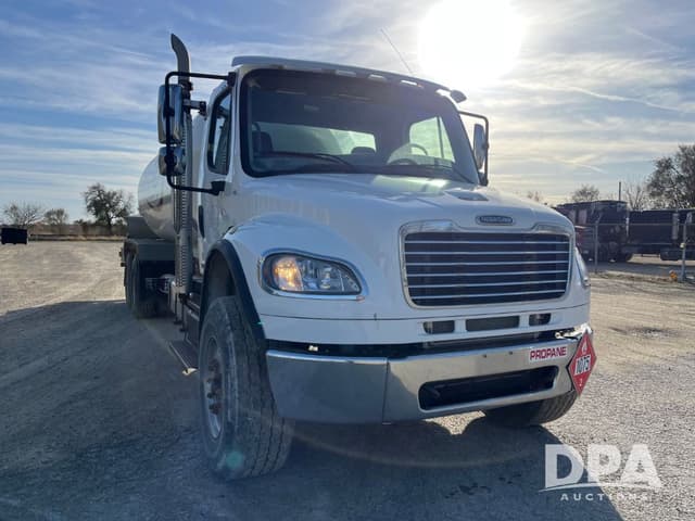 Image of Freightliner Business Class M2 equipment image 3