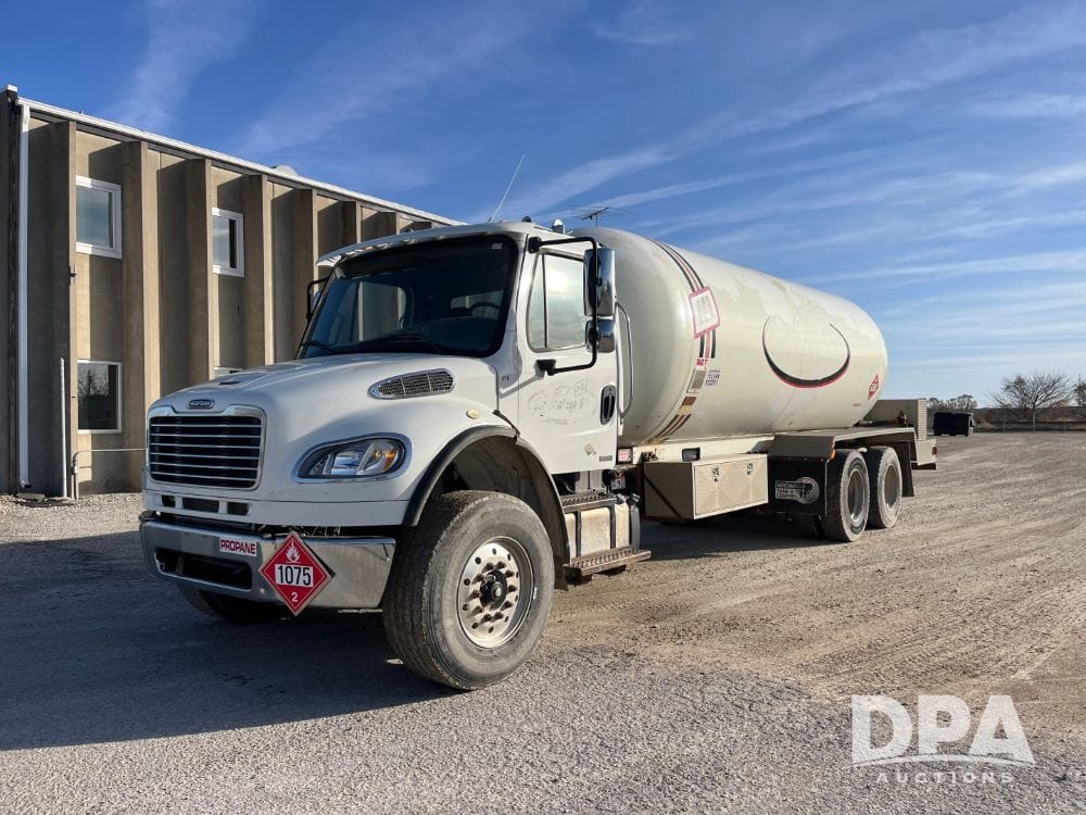 2012 Freightliner Business Class M2 Equipment Image0