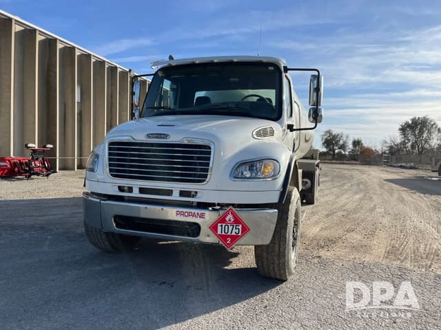 Image of Freightliner Business Class M2 equipment image 1