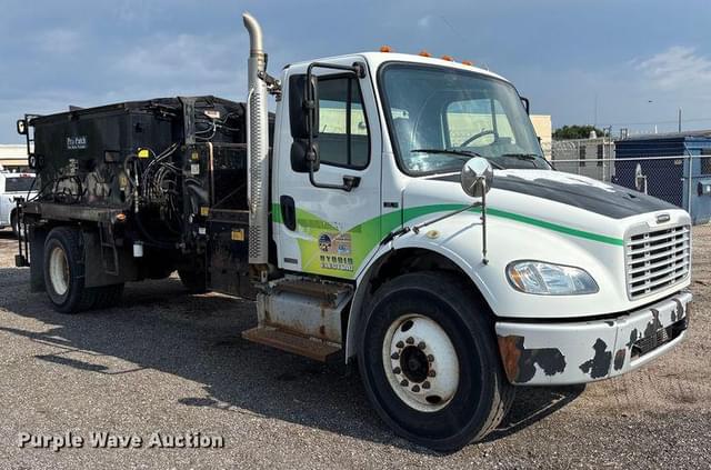Image of Freightliner Business Class M2 equipment image 2