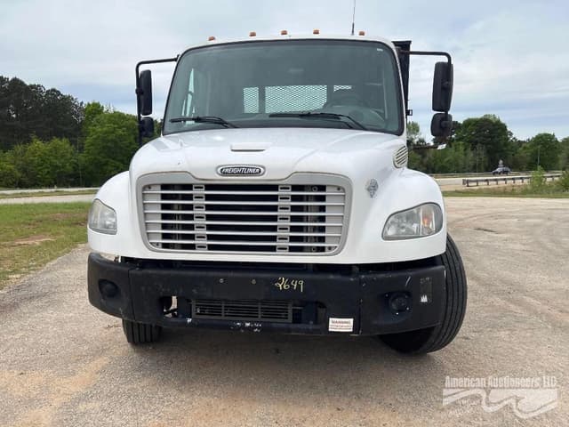 Image of Freightliner Business Class M2 equipment image 1