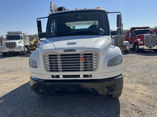 Image of Freightliner Business Class M2 equipment image 1