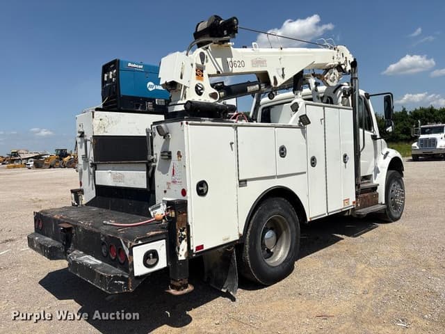 Image of Freightliner Business Class M2 equipment image 4