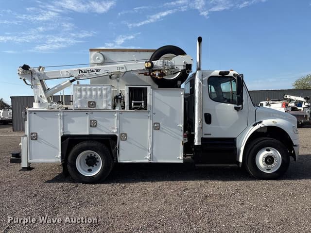 Image of Freightliner Business Class M2 equipment image 3