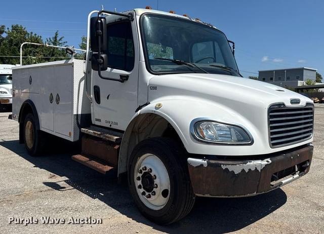 Image of Freightliner Business Class M2 equipment image 2