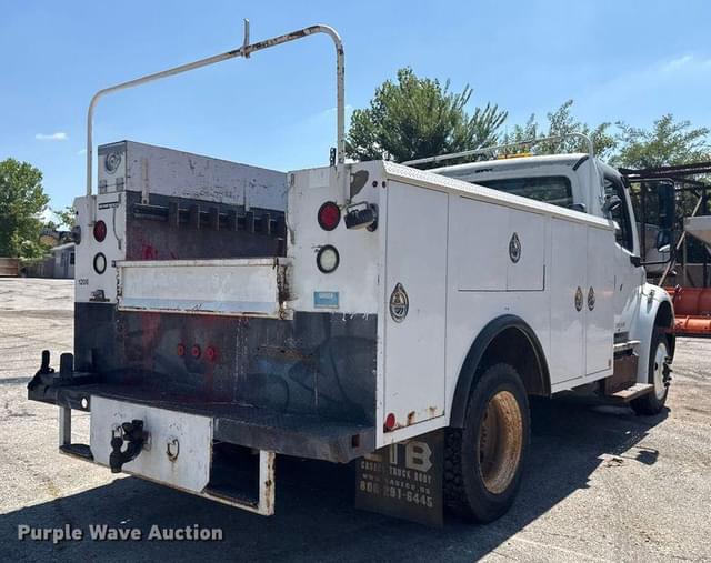 Image of Freightliner Business Class M2 equipment image 4