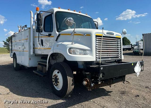 Image of Freightliner Business Class M2 equipment image 2