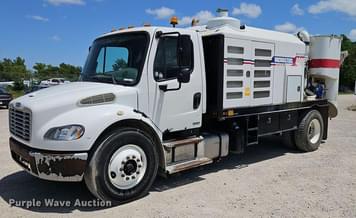 Main image Freightliner Business Class M2