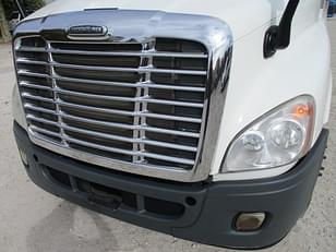 Main image Freightliner Cascadia 113 10