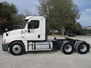 Main image Freightliner Cascadia 113 3