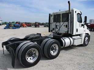 Main image Freightliner Cascadia 113 6