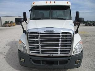 Main image Freightliner Cascadia 113 7